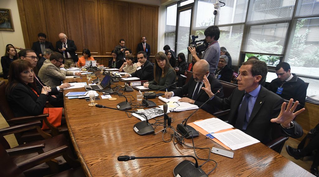 Alcalde Alessandri critica manuales de convivencia: “La realidad los superó”
