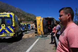 Municipio de Recoleta se refirió a volcamiento de bus en la cuesta La Dormida