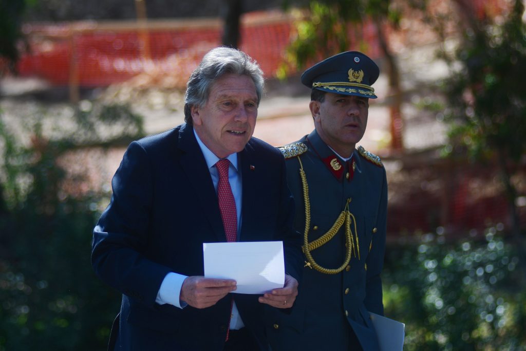 Ministro Espina señala que hay más militares involucrados en el fraude al fisco
