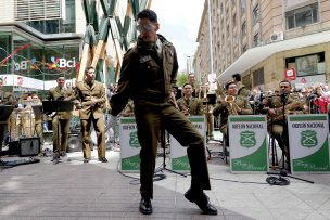 Carabineros realizan intervención urbana como campaña de prevención