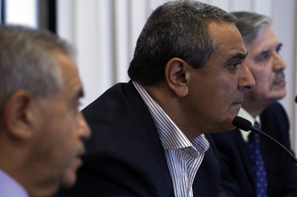 Intendente Milad es tildado de “machista” por cuestionar estado civil de reportera