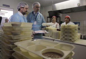 Estudiantes podrán comprar alimentos saludables con la tarjeta Junaeb