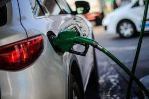 Por tercera semana consecutiva bajan los precios de los combustibles