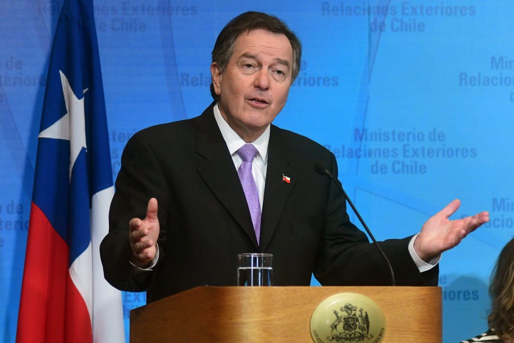 Canciller Ampuero repudió tiroteo en Estados Unidos