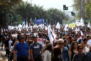 Profesores amenazan con ir a paro indefinido