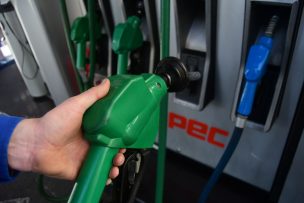 Gobierno analiza cambios en los impuestos a los combustibles