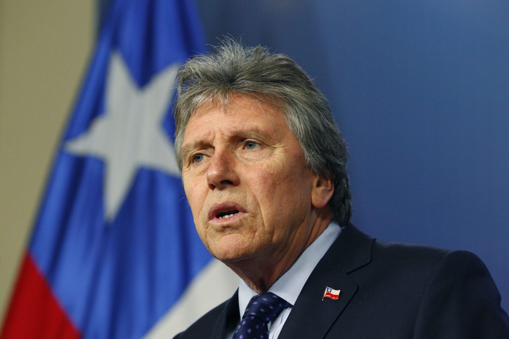 Ministro Espina: “Mi trabajo es que se vuelva a recupera la confianza en el Ejército”