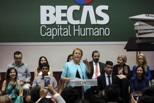 Banco Mundial destaca plan social de Bachelet en ranking de capital humano