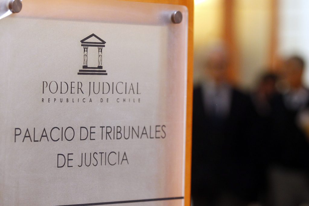 Inician sumario a funcionario de juzgado civil denunciado por ver video porno