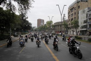Cerca de 1.500 motoqueros elegantes participaron en caravana solidaria