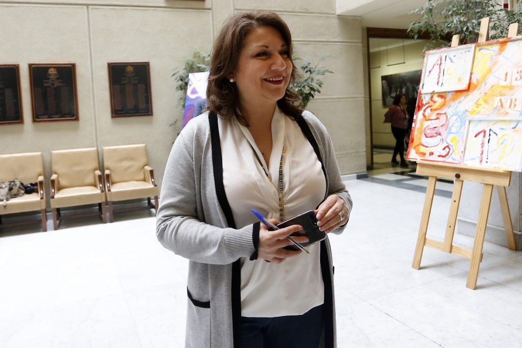 Diputada Parra acusa “letra chica” del gobierno en plan de retorno de haitianos