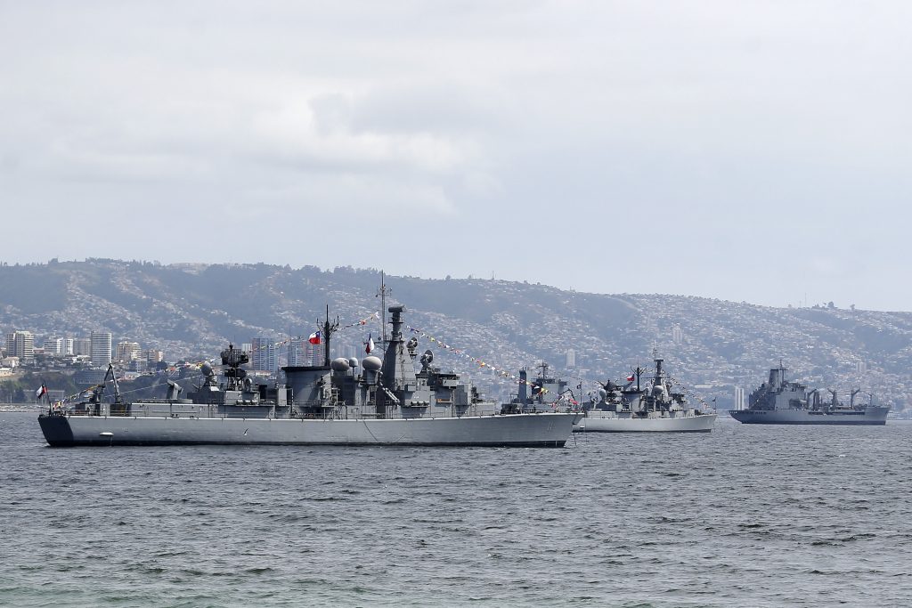 Con revista de buques concluye Bicentenario de la Escuadra Nacional