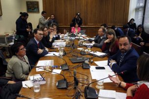 Aula Segura: comisión votará proyecto solo en general y retrasaría tramitación