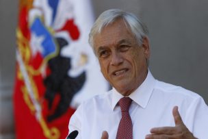 Cadem: 47% de conocimiento de Bolsonaro y 50% de aprobación a Piñera