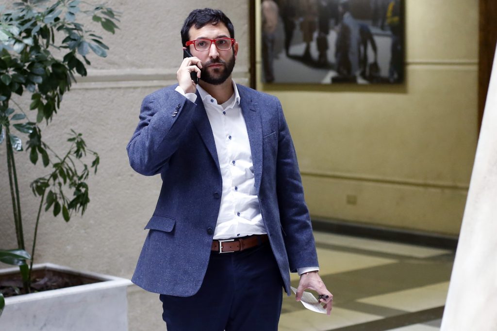 Oposición exige al gobierno aclarar posición en ley de libertades condicionales