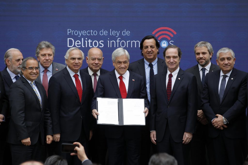 Ley de Delitos Informáticos sancionará hackeo y el espionaje en whatsapp
