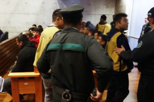 Tribunal decreta prisión preventiva contra dos de seis ex carabineros detenidos