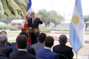 Presidente Piñera destaca que gas argentino podría bajar precio del combustible