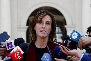 Ministra Cubillos califica de “grave” lanzamiento de bombas molotov en INBA