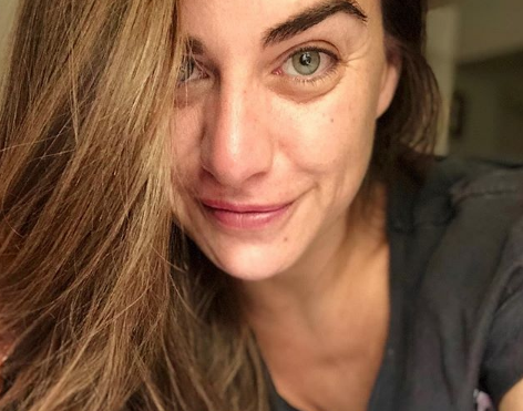 Ingrid Cruz causó furror revelando una adorable foto de ella cuando era pequeña