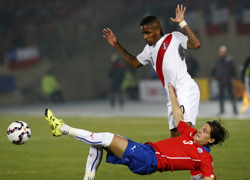 El peruano Jefferson Farfán no jugará en el amistoso con la Selección chilena