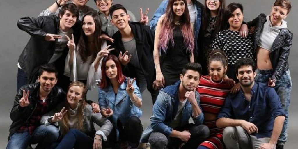 Ex participante de “The Voice“ reaparece como “Míster Chile“ y luce totalmente irreconocible