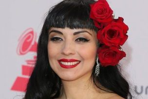 ¡Irreconocible! Mon Laferte lanzó nuevo videoclip y muestra un radical cambio de look