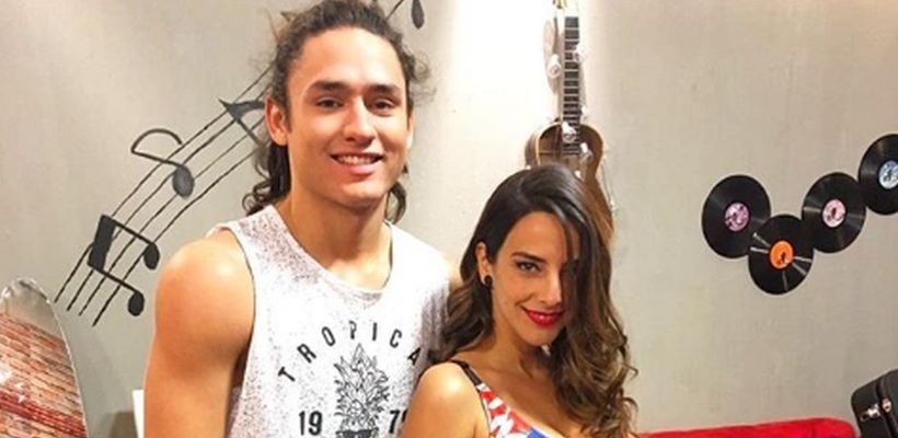 Daniela Castillo y Toarri Valantin habrían confirmado relación mostrando foto juntitos en el concierto de “Rojo“