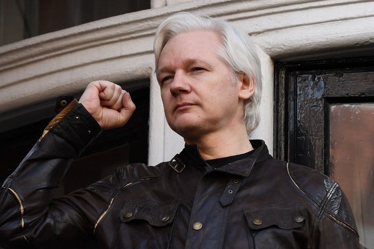 Fundador de WikiLeaks condenado a casi un año de cárcel por violar libertad condicional en Londres