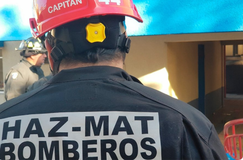 Bomberos cubre emergencia en Costanera Center por presunto suicidio con cianuro