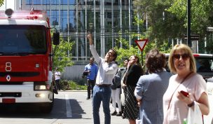 Un lesionado deja incendio en edificio entre Recoleta e Independencia