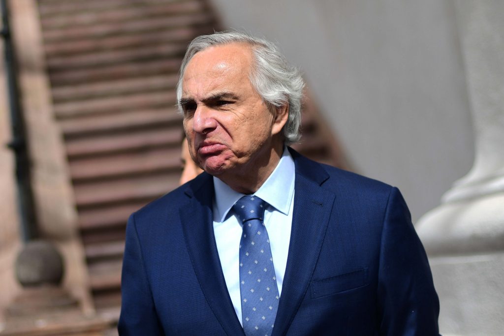 Chadwick : “No está contemplada por ahora” visita de Piñera a empresa Huawei