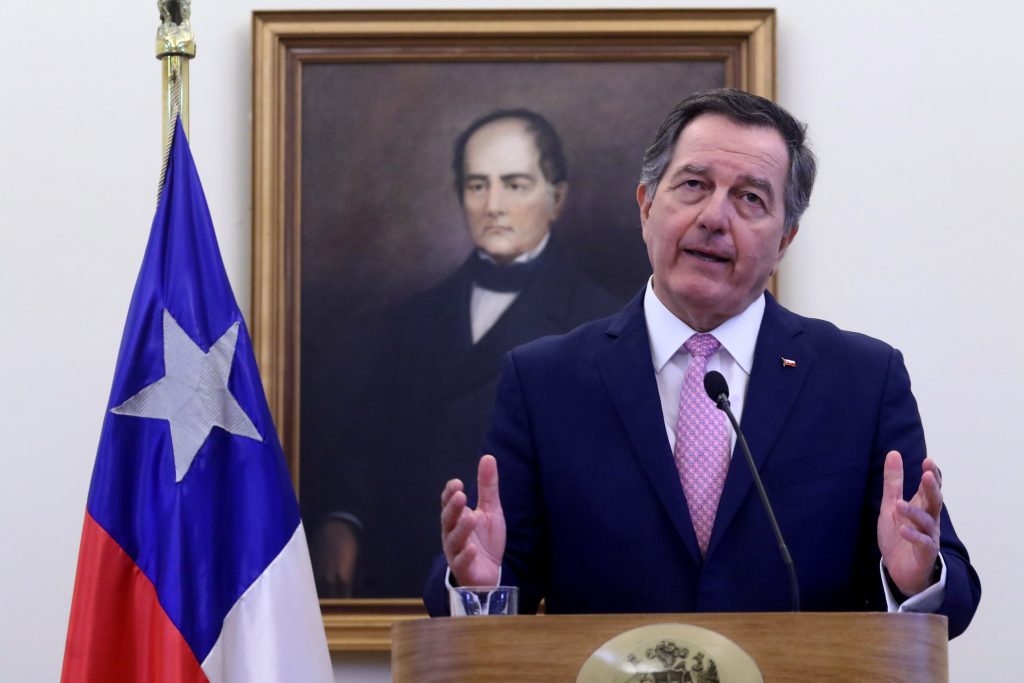 Ampuero dice que Chile irá al G-20 para defender “el libre comercio”