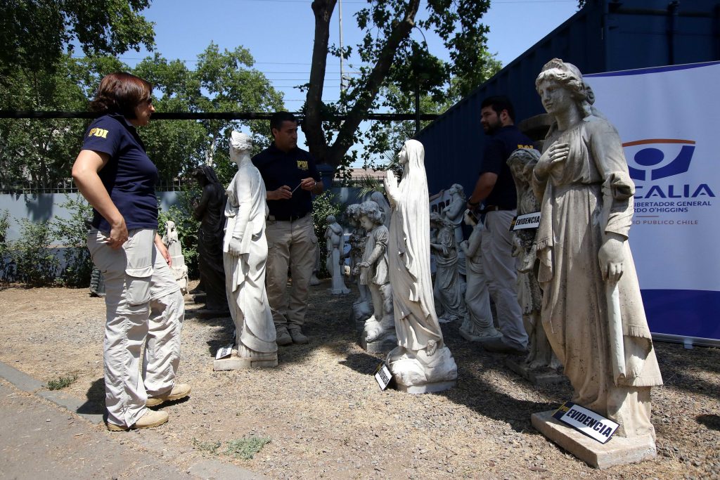 Robo de esculturas: Cementerio General sospecha de colusión