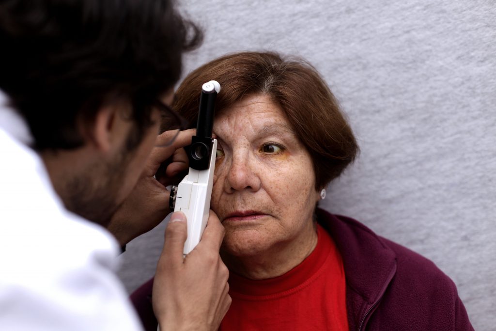 Sociedad de oftalmólogos por fallo del TC: “El lucro de las ópticas es espantoso”