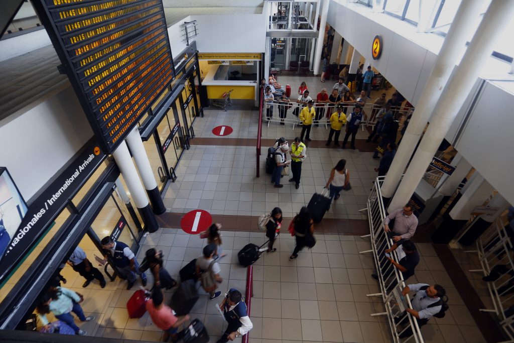 Diputados aprueban que aeropuerto de Santiago se llame Pablo Neruda