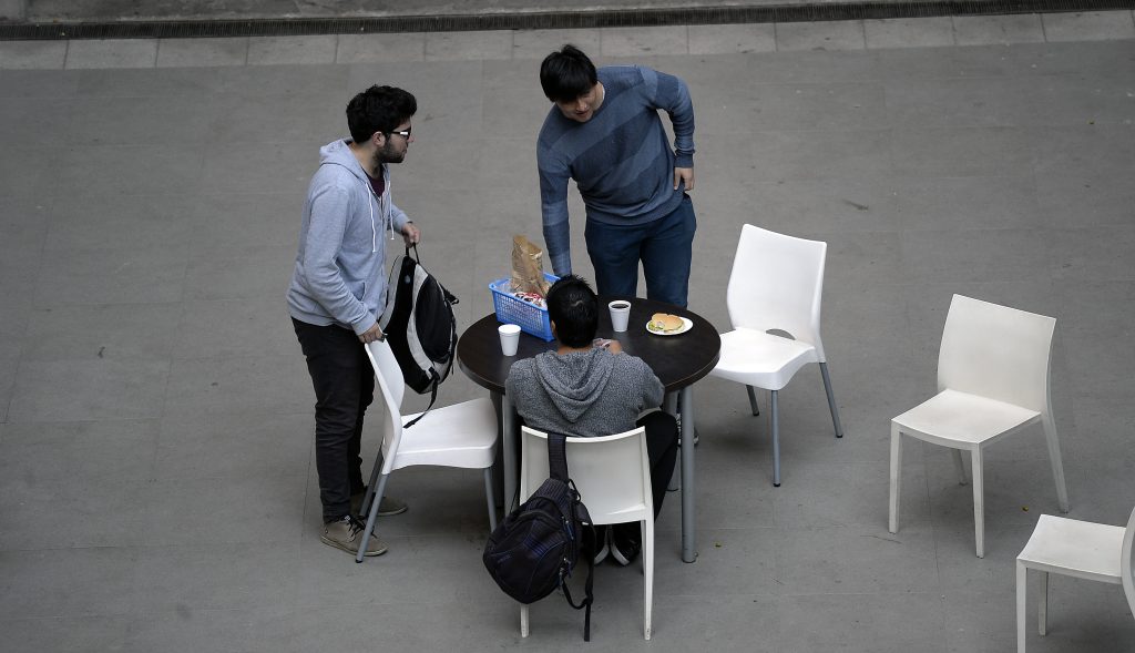 Junaeb licita por primera vez Beca de Alimentación para Educación Superior