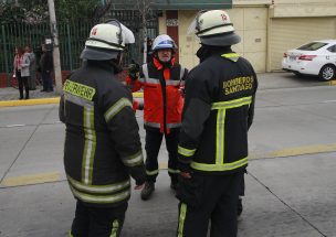 Emergencia química se vive en la comuna de Macul y moviliza a bomberos