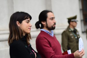 [FOTOS] Juventudes comunistas solicitan renuncia de Chadwick y estudiantes protestan en La Moneda