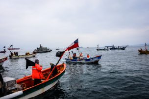 Crisis ambiental: Ministro del Trabajo se compromete a apoyar a pescadores de Quintero y Puchuncaví