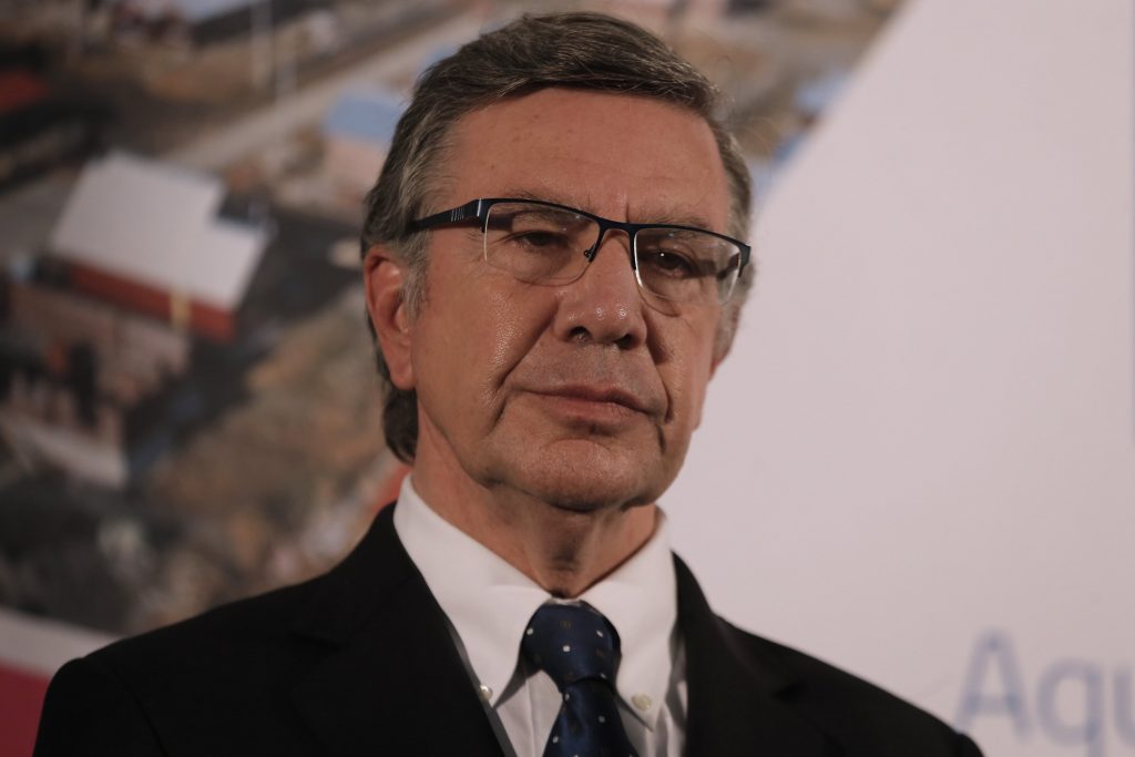 Las Condes alerta sobre falso funcionario del SII que embauca a adultos mayores