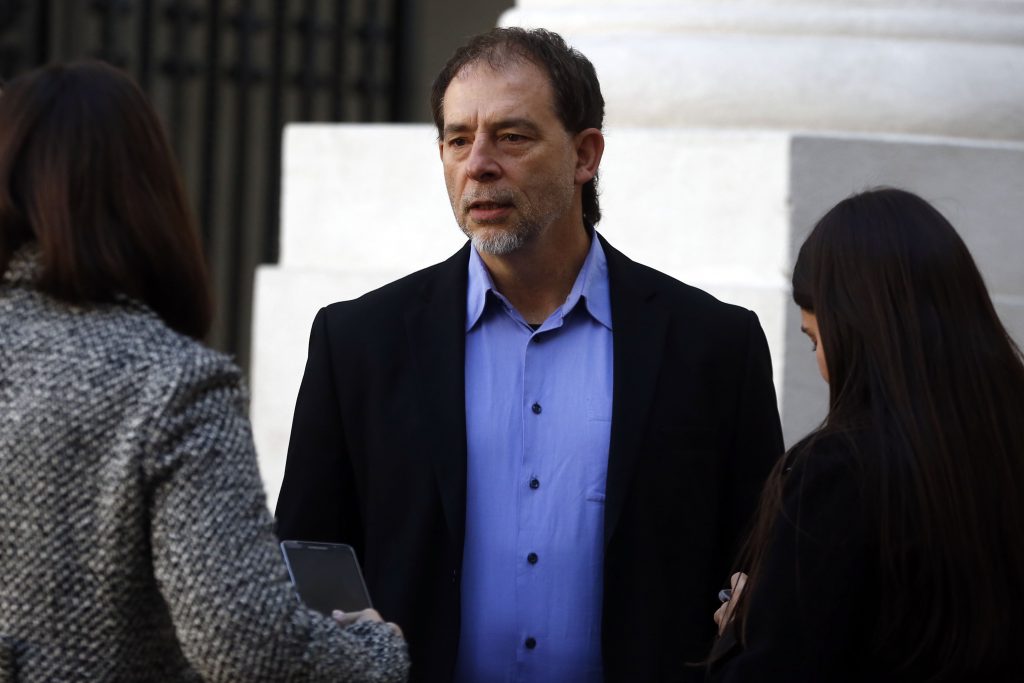 Senador Girardi asegura que proyecto sobre las Isapres es insuficiente
