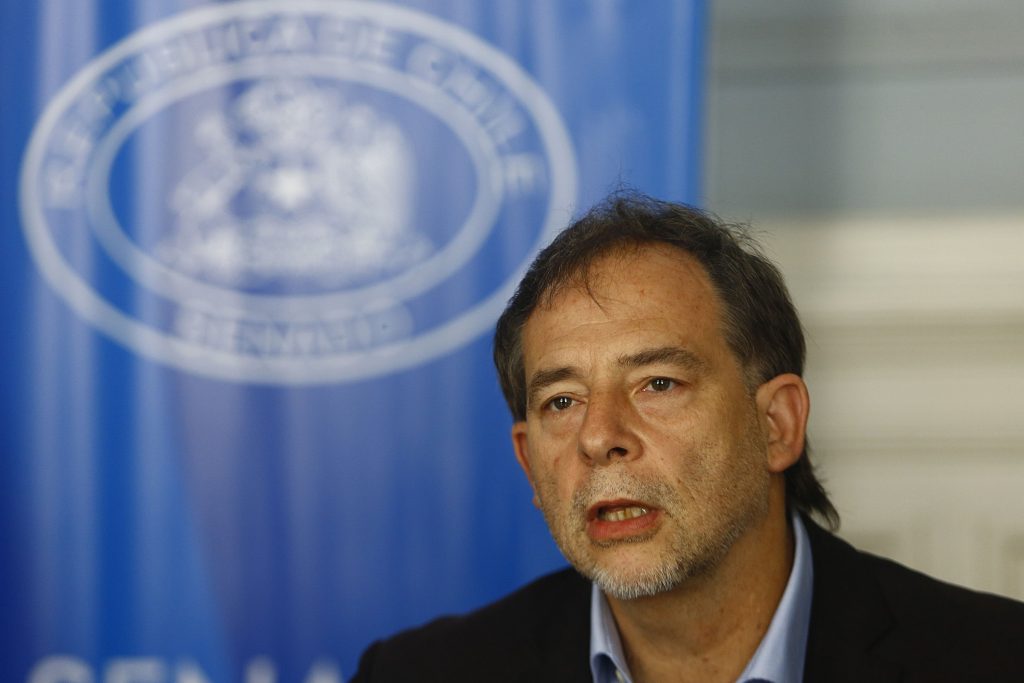 Senador Girardi pide a Carozzi que se dedique a “hacer comida saludable”