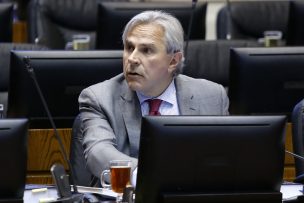 Bancada de senadores DC acusa a Iván Moreira ante Comisión de Ética