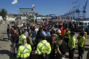 Al menos 9 naves se desvían a San Antonio por paro en puertos de Valparaíso