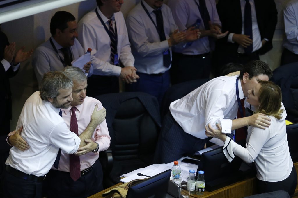 Presupuesto: Senado rebajó gastos reservados de Carabineros a $1 y US$1