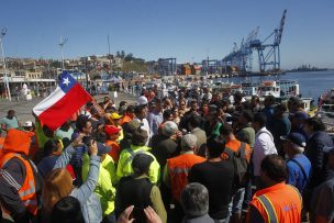 Portuarios en paro llegan a acuerdo con TCVAL y esperan propuesta de TPS