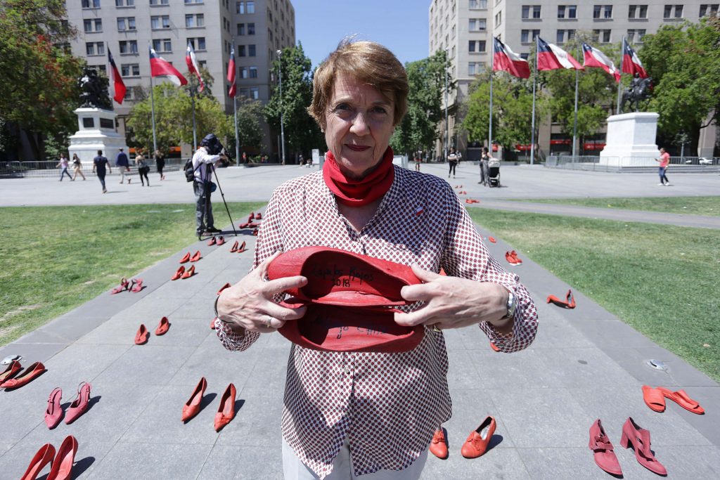 Violencia de Género: Ministras de Cultura y de la Mujer participan en acción de arte