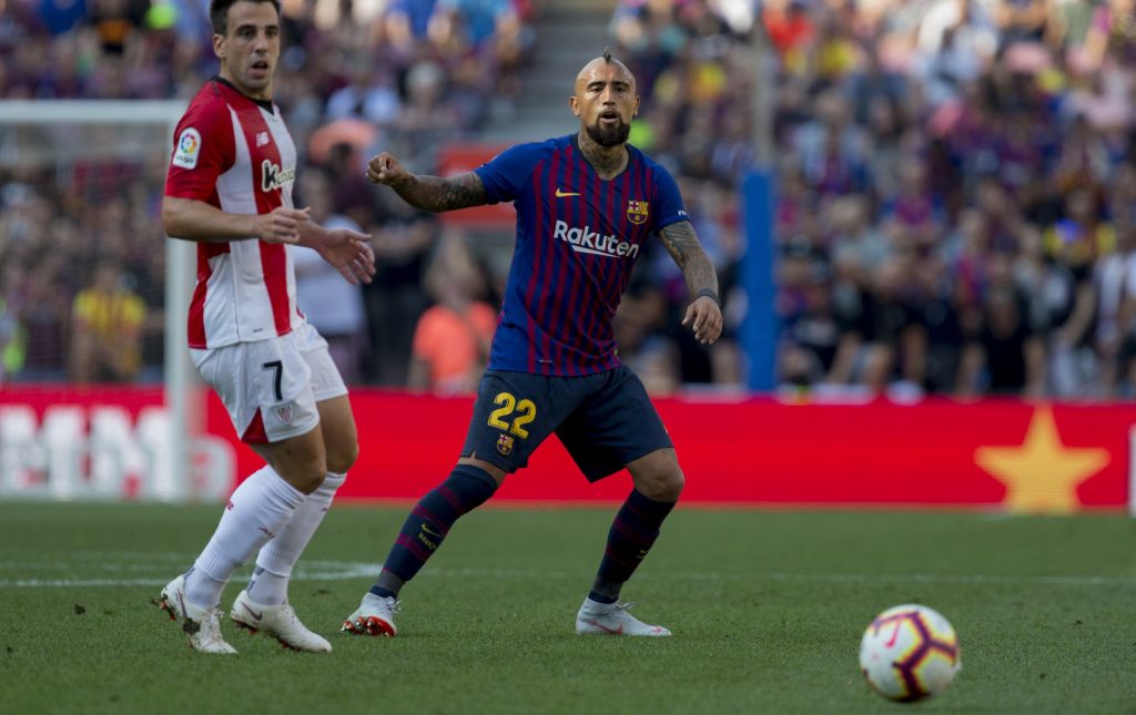 Arturo Vidal sería nuevamente titular en el Barcelona en duelo por Champions