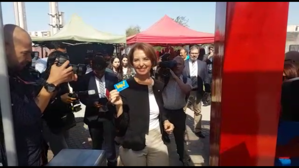 Ministerio de Transportes presenta paradero inteligente contra la evasión